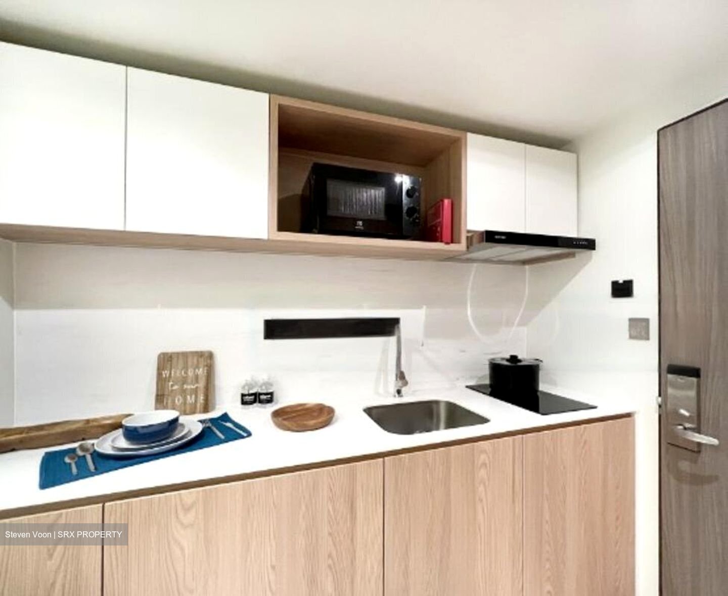 Beach Road (D7), Apartment #455820511